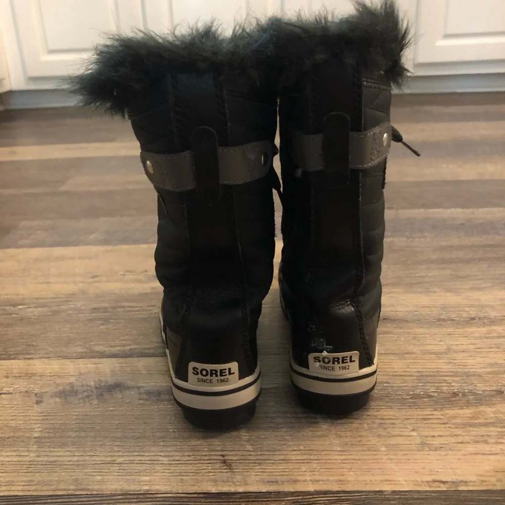 Girls Sorel Tofino II Boots Size 1 EUC worn once
